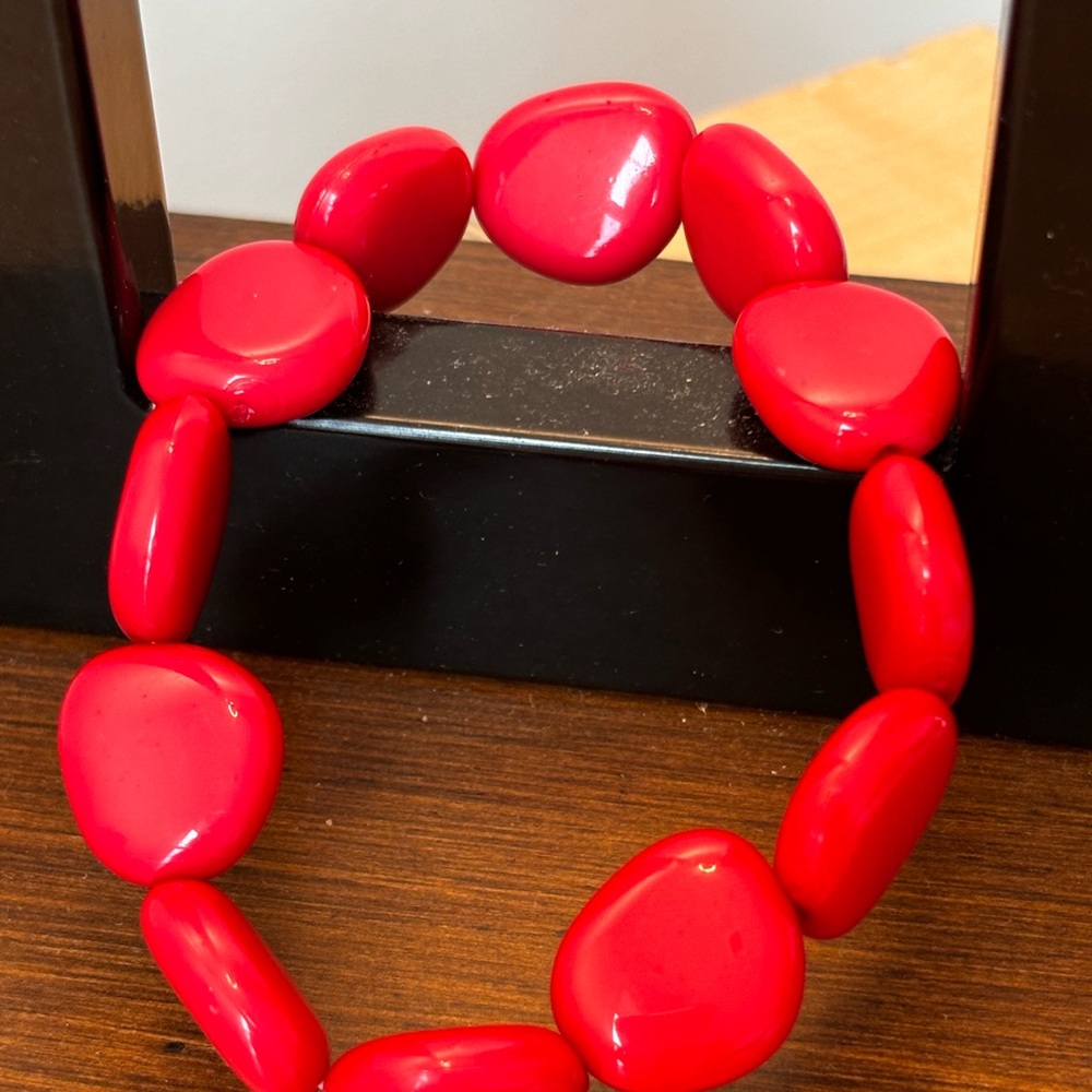 Red color beaded bracelet / size 7 / good stretch